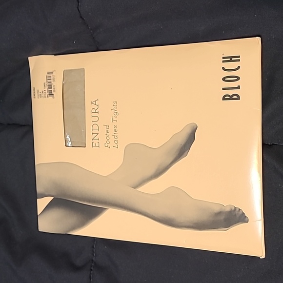 Bloch Endura Footed Ladies tights sz A, NWT - Picture 1 of 3